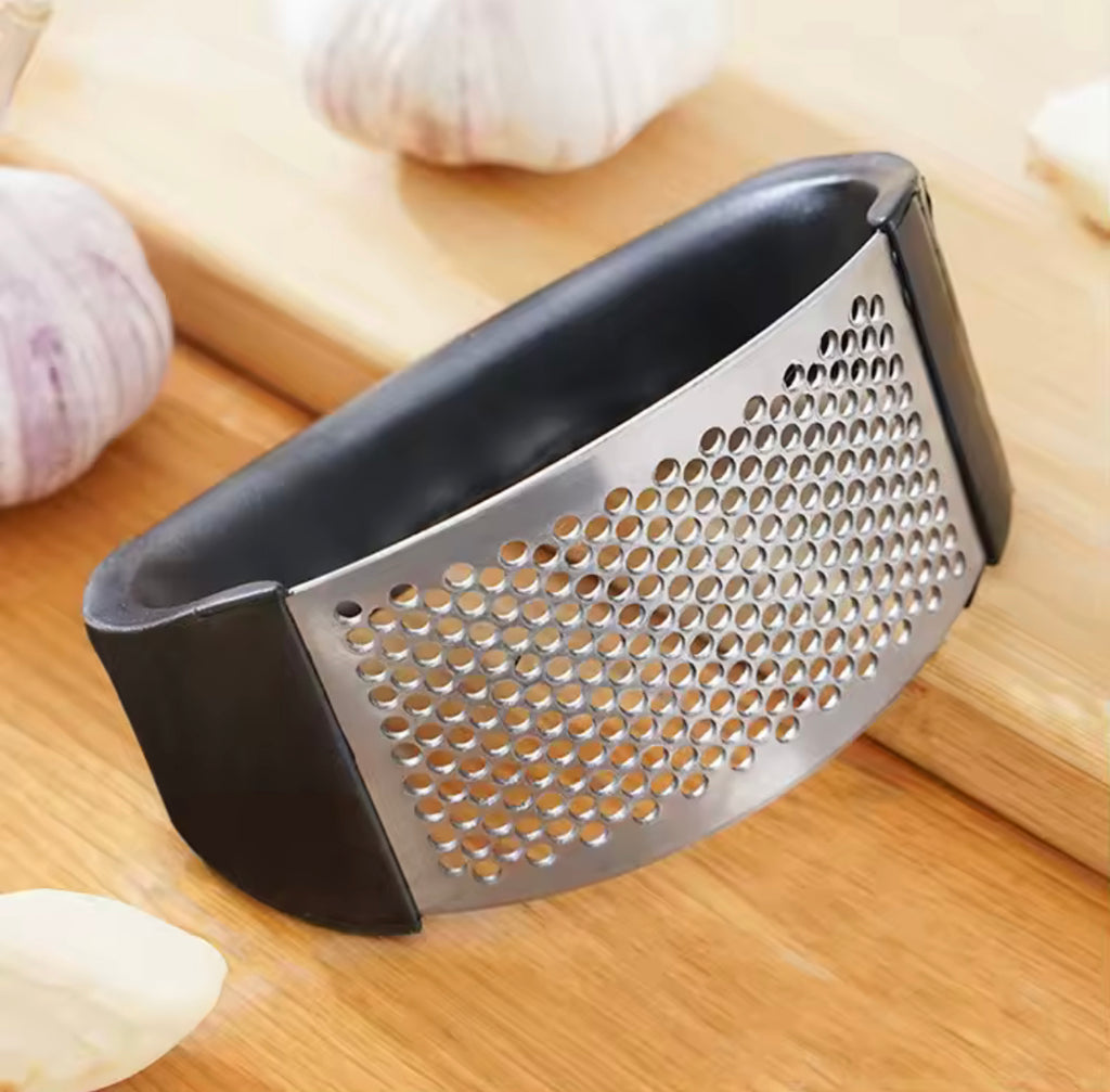 Stainless Steel Garlic Press Rocker Garlic Mincer Garlic Crusher Easy-Squeeze Tool with Peeler and Cleaning Brush for Smashing