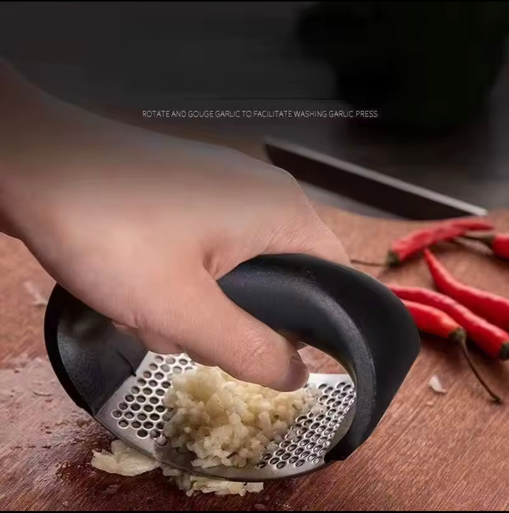 Stainless Steel Garlic Press Rocker Garlic Mincer Garlic Crusher Easy-Squeeze Tool with Peeler and Cleaning Brush for Smashing